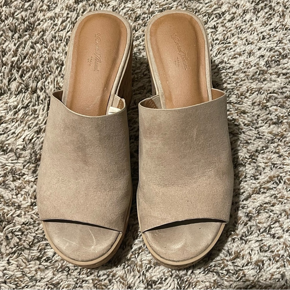 Universal Thread Beige Mules - Picture 2 of 6